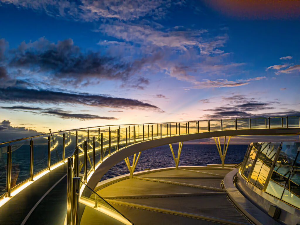 Sonnenuntergang an Bord Mein Schiff 2