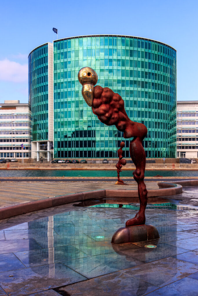 Skulptur "The Genetically Modified Paradise by Bjørn Nørgaard"